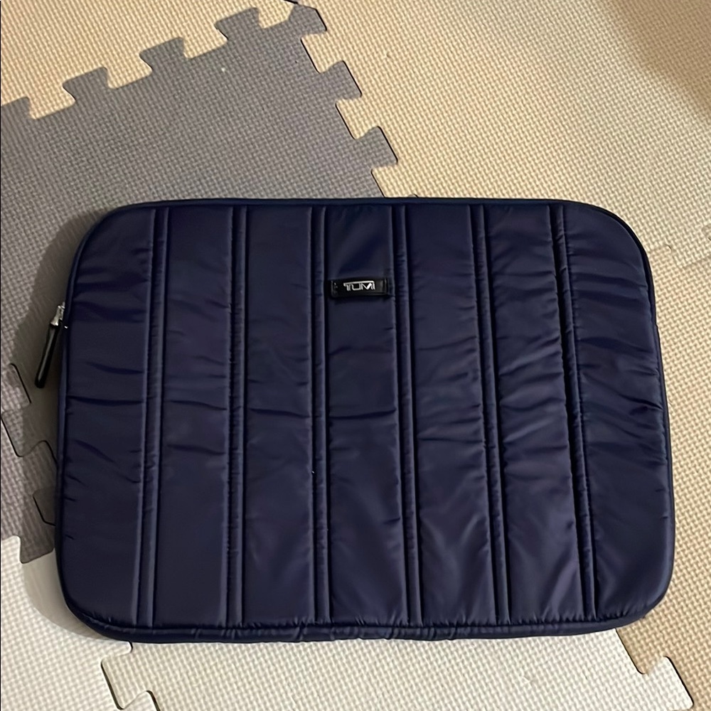 Tumi Dark/Navy Blue Laptop Sleeve Protective Case